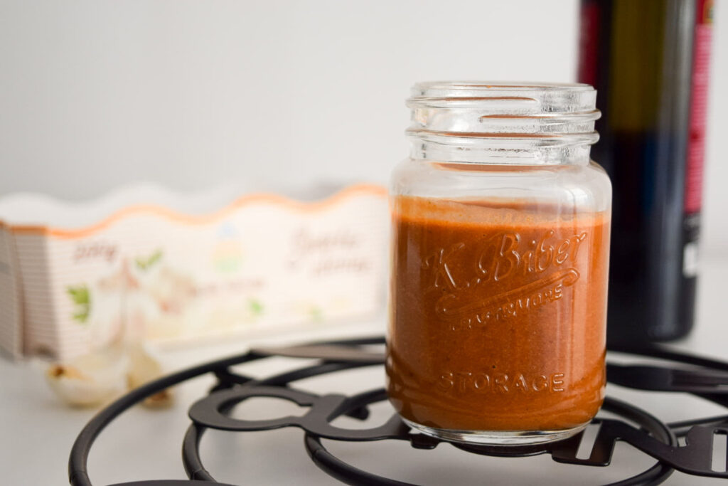 Соус из запеченного чеснока — идеальное дополнение к мясу и овощам