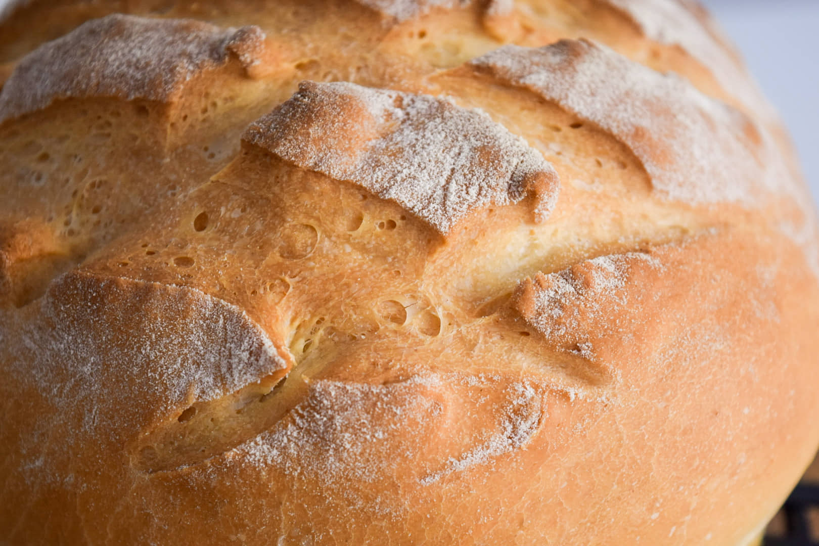 Рецепт домашнего белого хлеба с хрустящей корочкой