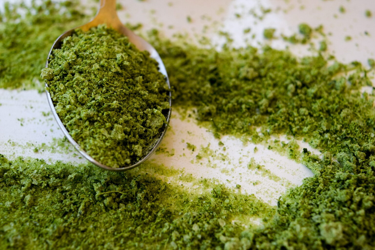 Жгучая зеленая приправа