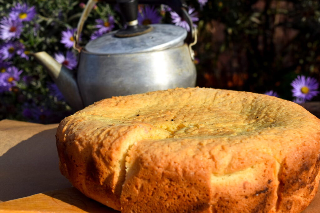 Баскский пирог — песочное тесто с ванильным кремом и вишней