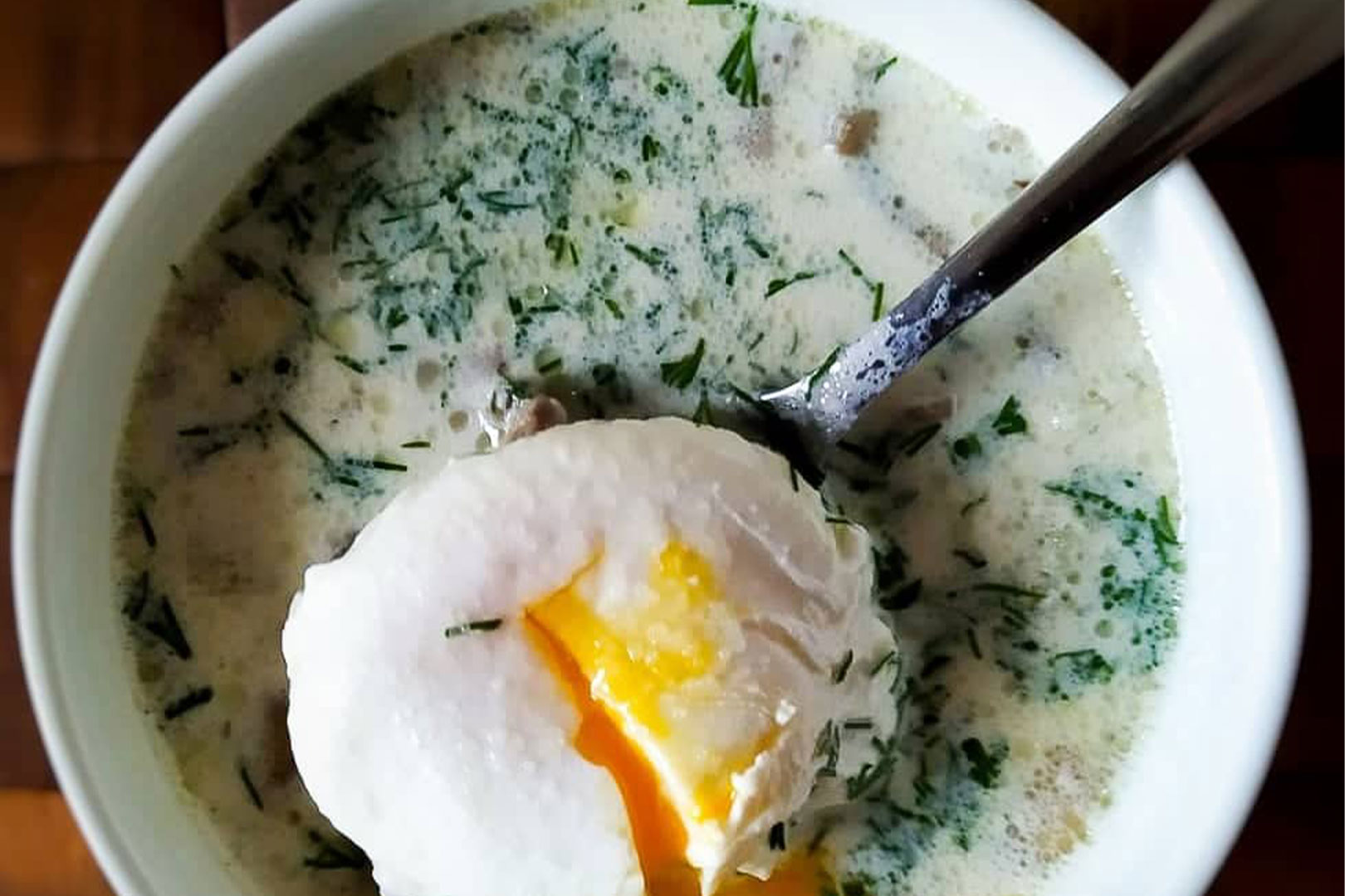 Чешский суп кулайда с грибами и яйцом пашот