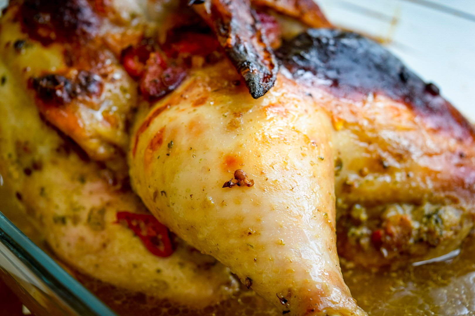 Запеченная курица во сливовом пикантном маринаде