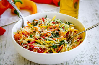 Капустный салат — сочный, хрустящий и безумно простой рецепт