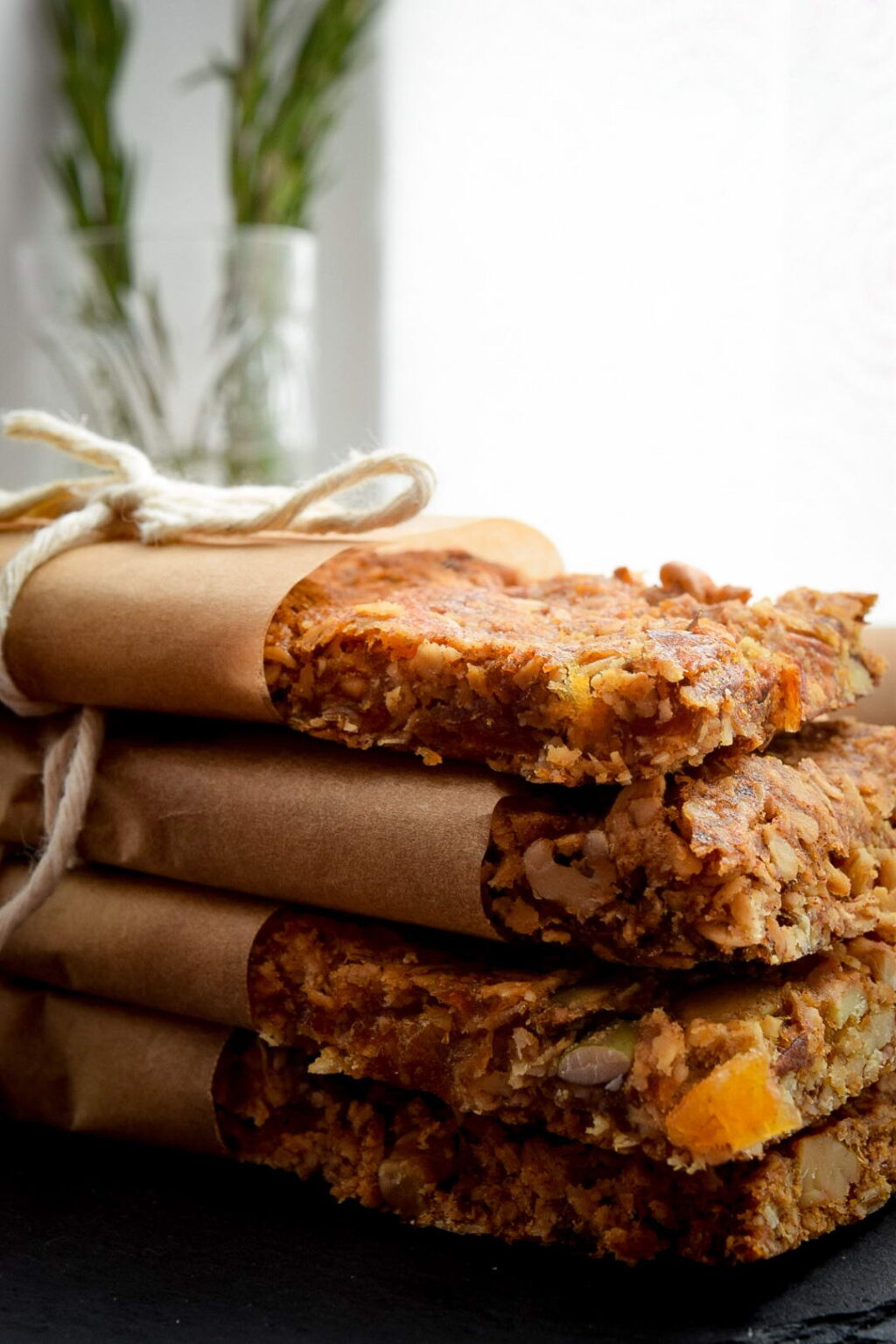 Овсяные батончики с сухофруктами, цукатами и орехами