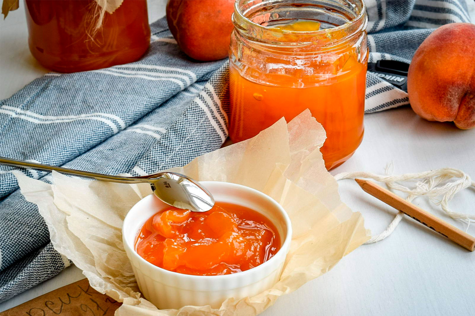 Персиковое варенье — рецепт «пятиминутка»