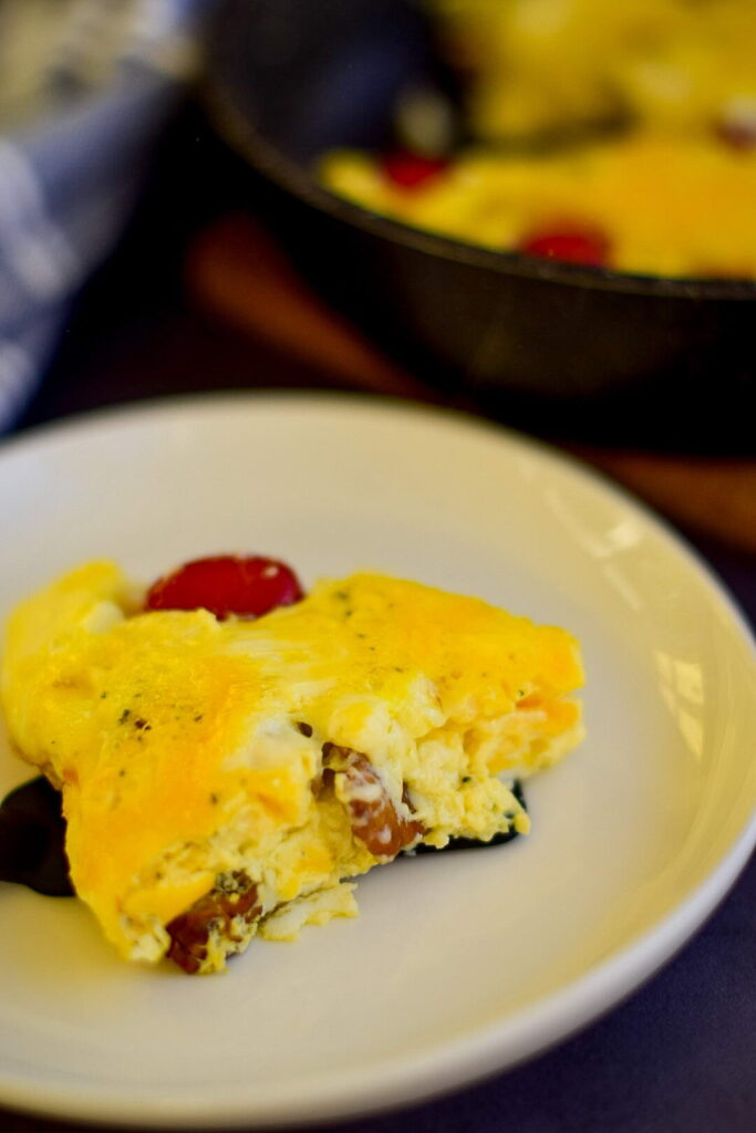 Запеченный омлет с лисичками и сыром — рецепт простого и быстрого завтрака
