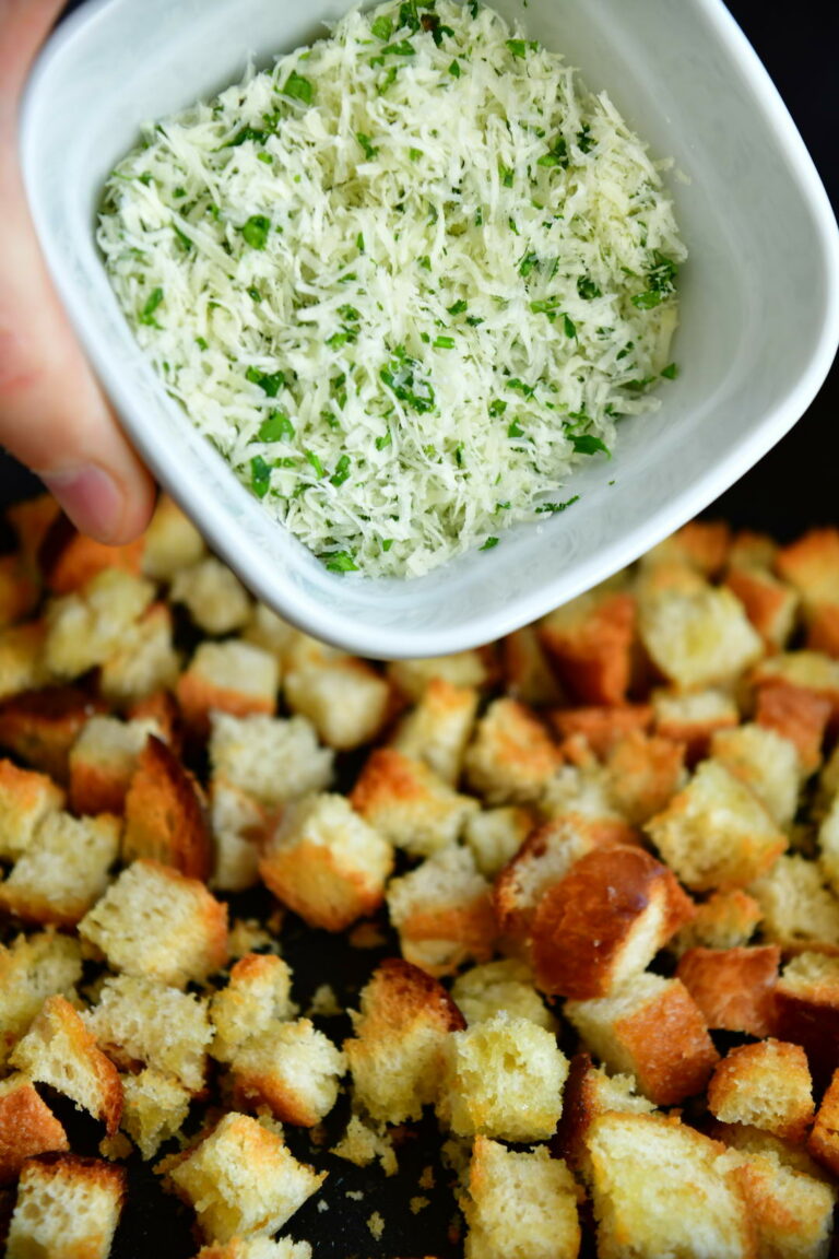 Домашние сухарики в духовке - СделаемВкусно.ру