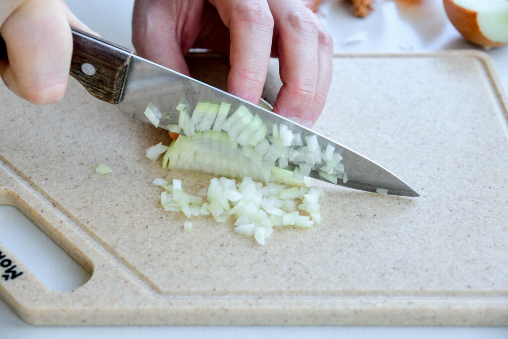 10 базовых кулинарных навыков, если вы собрались готовить что-то сложнее яичницы