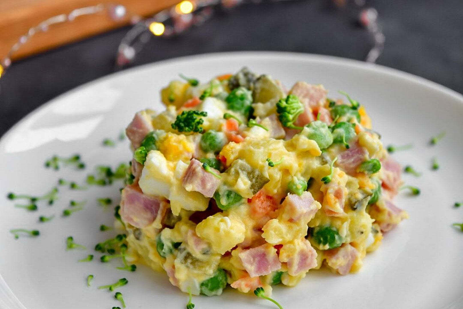 Салат с кальмарами – самый вкусный рецепт с яйцом и огурцом