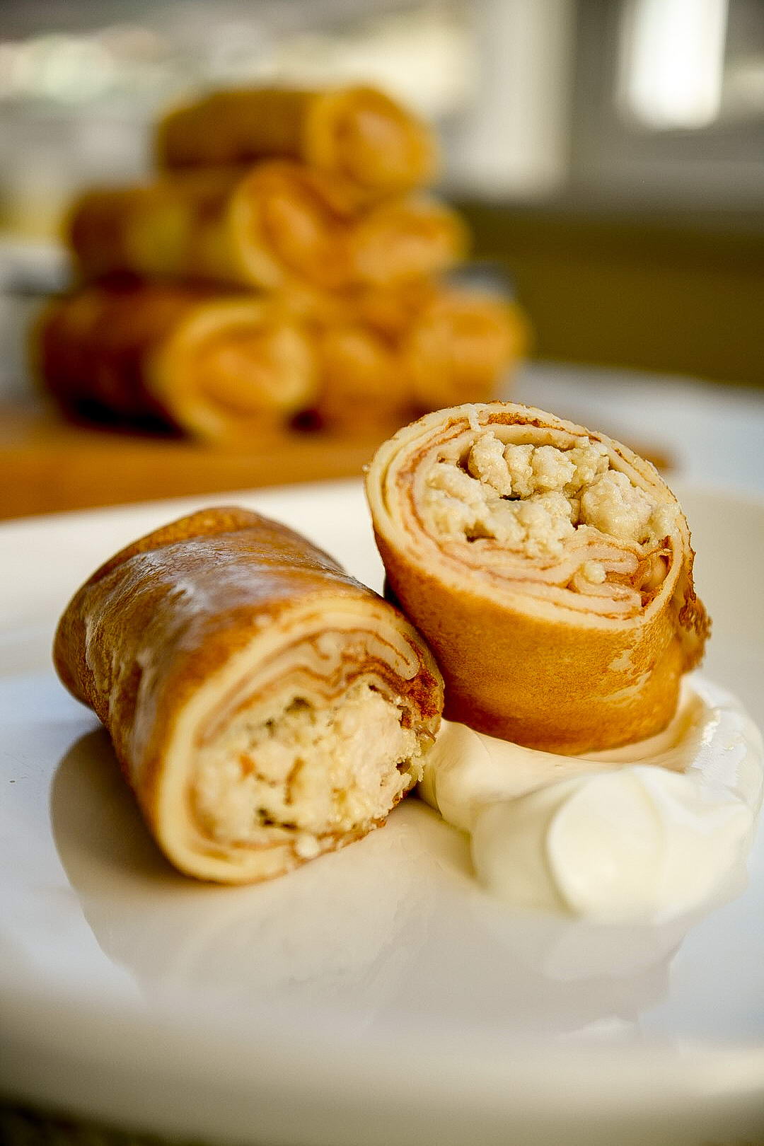 Блины с мясом — тесто тонкое, не рвется, хорошо держит начинку ...