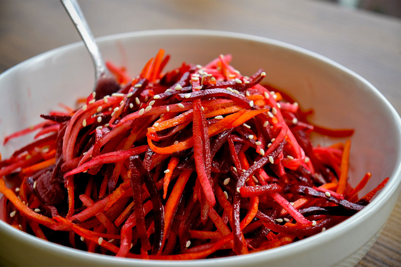 Салат с дайконом, свеклой и морковью — превосходное сочетание овощей