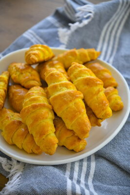 Творожные рогалики — рецепт простой и вкусной выпечки - СделаемВкусно.ру