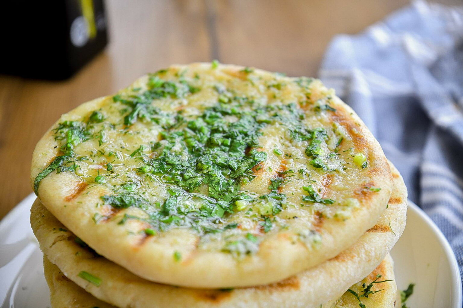 Чесночные хлебные лепешки