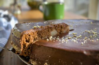 Шоколадный пирог с грушей — рецепт нежного и вкусного десерта