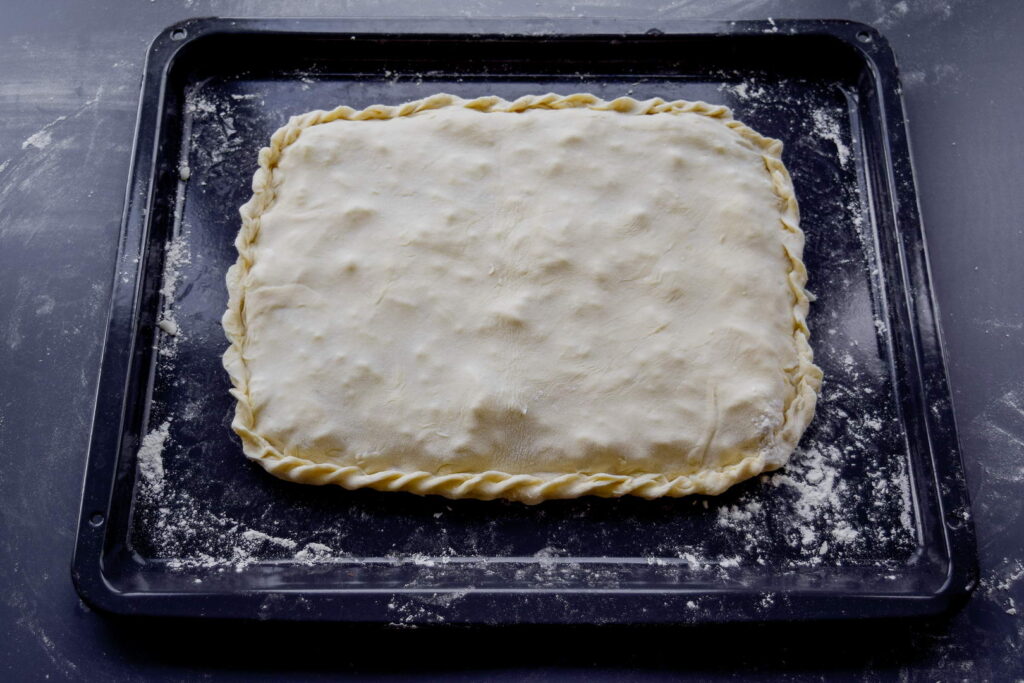 Пирог с ветчиной и сыром из тончайшего быстрого теста на кефире
