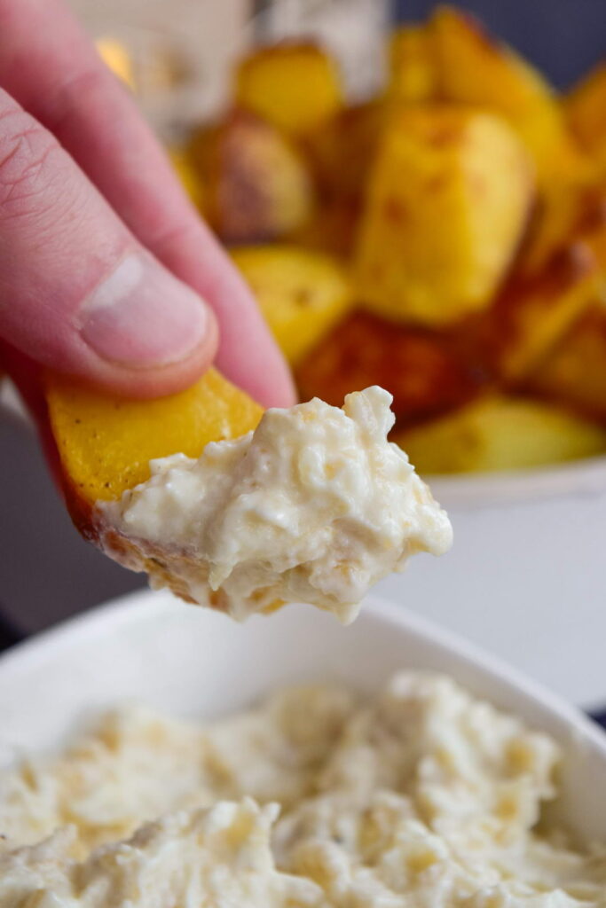 Запеченный картофель: творожный сыр, икра сельди и еще один вкусный ингредиент