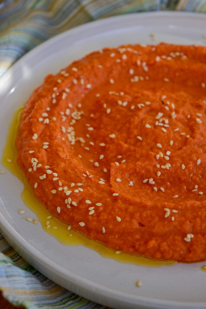 Хумус с запеченным болгарским перцем — мечта, а не закуска