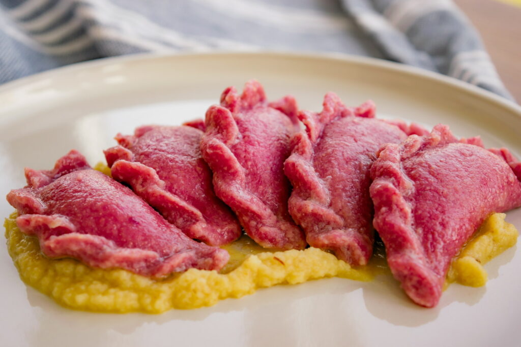 Вареники без глютена, молочки и яиц: рабочее тесто, 7 вариантов + начинки и соусы