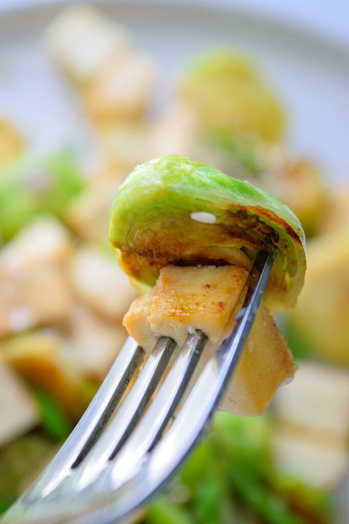 Как приготовить брюссельскую капусту с тофу — простой рецепт за 10 минут