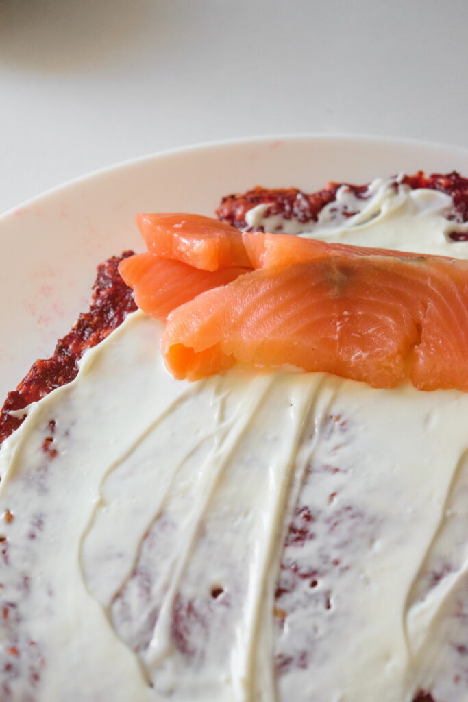 Свекольная лепешка с сыром без муки — быстрый рецепт в духовке