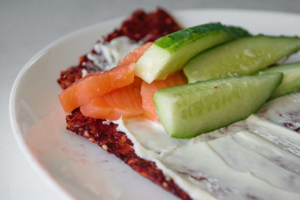 Свекольная лепешка с сыром без муки — быстрый рецепт в духовке